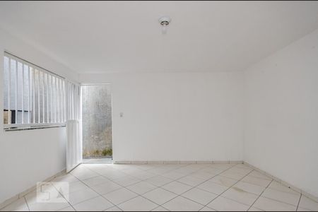 Casa para alugar com 72m², 2 quartos e 1 vagaÁrea de Serviço