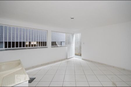 Casa para alugar com 72m², 2 quartos e 1 vagaÁrea de Serviço