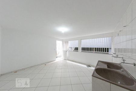 Casa para alugar com 75m², 2 quartos e sem vagaÁrea de Serviço