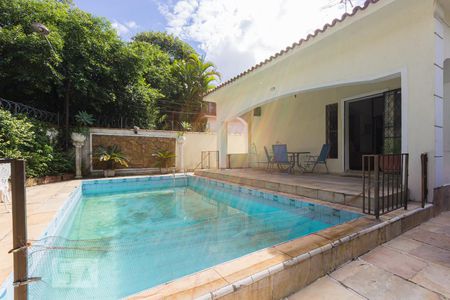 Casa à venda com 300m², 4 quartos e 4 vagasPiscina