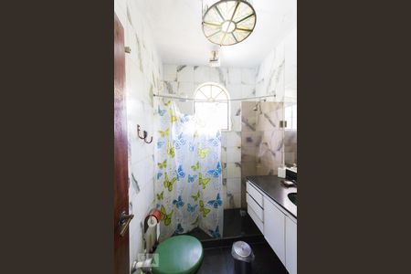 Casa à venda com 300m², 4 quartos e 4 vagasBanheiro Social