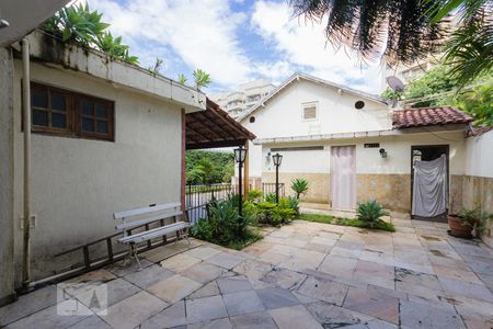 Casa à venda com 300m², 4 quartos e 4 vagasÁrea Externa