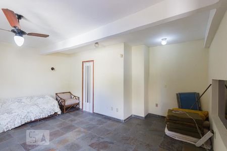 Casa à venda com 300m², 4 quartos e 4 vagasSuíte 2