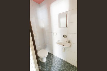 Casa à venda com 300m², 4 quartos e 4 vagasBanheiro da Suíte 2