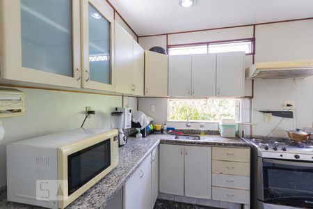 Casa à venda com 300m², 4 quartos e 4 vagasCozinha e Copa