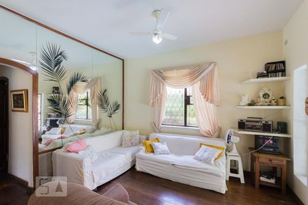 Sala de Estar de casa para alugar com 4 quartos, 300m² em Pechincha, Rio de Janeiro