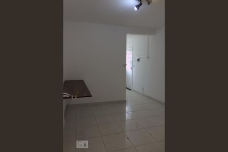 Studio à venda com 35m², 1 quarto e sem vaga Studio à venda com 35m², 1 quarto e sem vagaSala