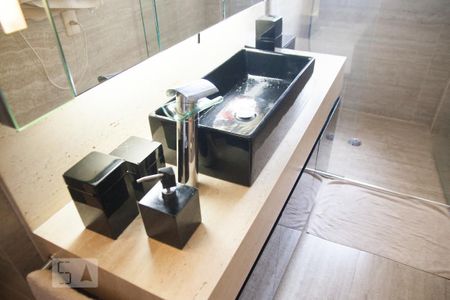 Apartamento à venda com 124m², 3 quartos e 1 vagaBanheiro - Torneira