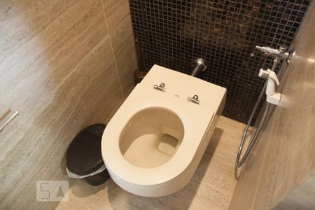 Apartamento à venda com 124m², 3 quartos e 1 vagaDetalhe do banheiro