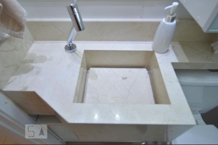 Banheiro de apartamento para alugar com 2 quartos, 49m² em Vila Bertioga, São Paulo