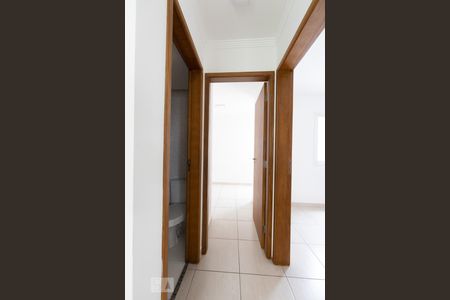Corredor de apartamento para alugar com 2 quartos, 37m² em Vila Aricanduva, São Paulo