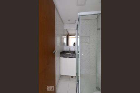 Apartamento para alugar com 37m², 2 quartos e sem vaga Apartamento para alugar com 37m², 2 quartos e sem vagaBanheiro Social