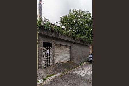 Casa à venda com 274m², 4 quartos e 5 vagas Casa à venda com 274m², 4 quartos e 5 vagasFachada