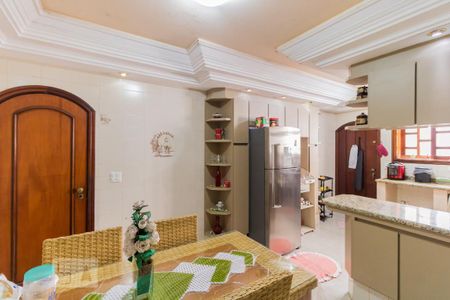 Casa à venda com 274m², 4 quartos e 5 vagas Casa à venda com 274m², 4 quartos e 5 vagasCozinha