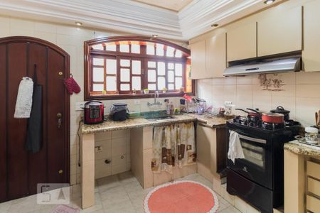 Casa à venda com 274m², 4 quartos e 5 vagas Casa à venda com 274m², 4 quartos e 5 vagasCozinha