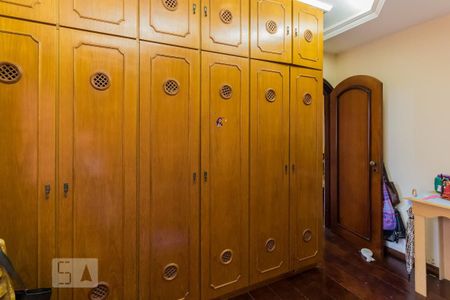 Casa à venda com 274m², 4 quartos e 5 vagas Casa à venda com 274m², 4 quartos e 5 vagasQuarto 1