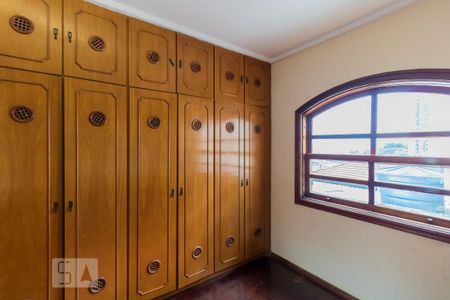 Casa à venda com 274m², 4 quartos e 5 vagas Casa à venda com 274m², 4 quartos e 5 vagasQuarto 2