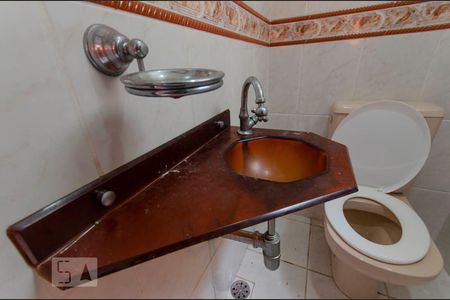 Casa à venda com 100m², 4 quartos e sem vagaLavabo