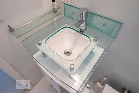 Apartamento para alugar com 75m², 2 quartos e 1 vaga Apartamento para alugar com 75m², 2 quartos e 1 vagaBanheiro Social