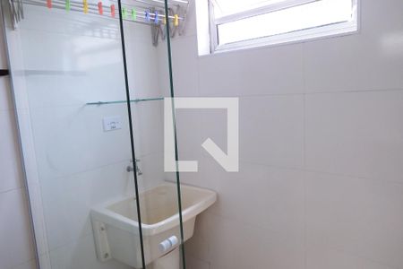 Banheiro de apartamento para alugar com 1 quarto, 27m² em Boa Vista, São Vicente