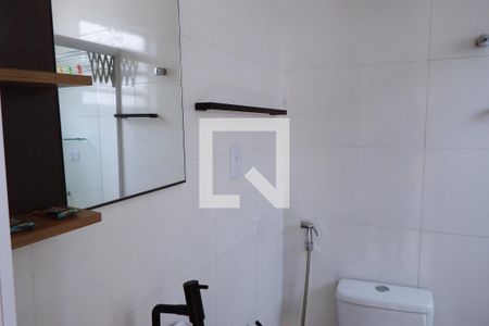 Banheiro de apartamento para alugar com 1 quarto, 27m² em Boa Vista, São Vicente