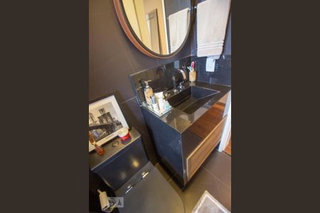 Apartamento à venda com 146m², 2 quartos e 3 vagasBanheiro da Suíte 1