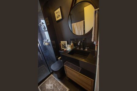 Apartamento à venda com 146m², 2 quartos e 3 vagasBanheiro da Suíte 1