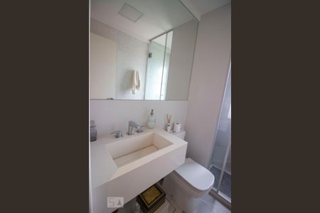 Apartamento à venda com 146m², 2 quartos e 3 vagasBanheiro da Suíte 2