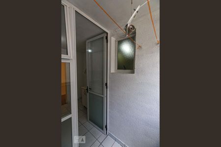 Apartamento à venda com 64m², 3 quartos e 1 vagaÁrea de Serviço