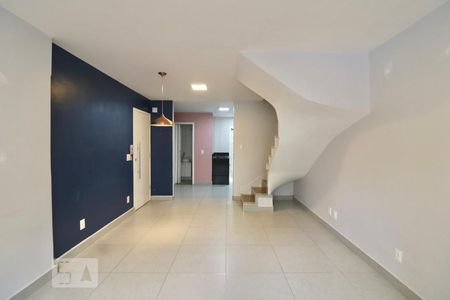 Sala de casa de condomínio para alugar com 3 quartos, 90m² em Bela Vista, São Paulo