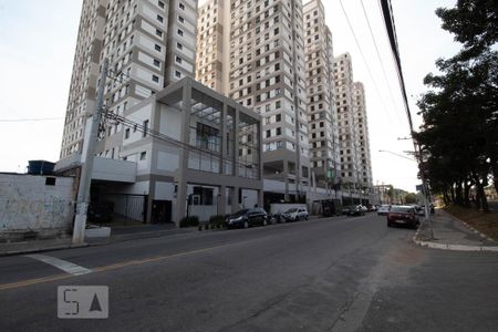 Fachada de apartamento para alugar com 1 quarto, 35m² em Presidente Altino, Osasco