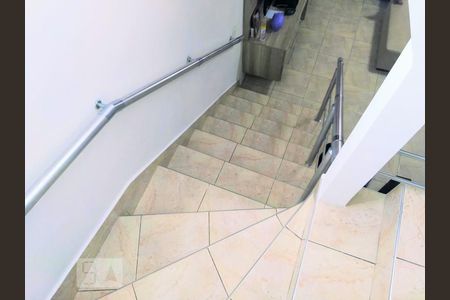 Escada de casa à venda com 4 quartos, 170m² em Cambuci, São Paulo