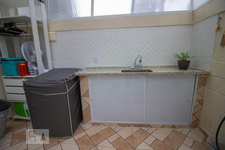 Apartamento para alugar com 68m², 2 quartos e 1 vagaÁrea de Serviço