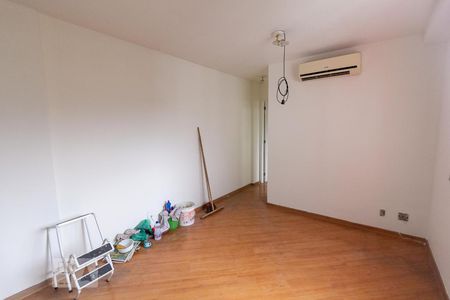 Sala de apartamento para alugar com 1 quarto, 40m² em Anil, Rio de Janeiro