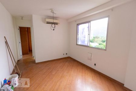 Sala de apartamento para alugar com 1 quarto, 40m² em Anil, Rio de Janeiro