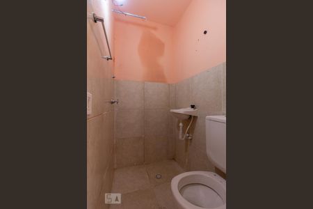 Banheiro de casa para alugar com 2 quartos, 80m² em Jardim D’abril, Osasco