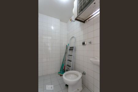 Apartamento para alugar com 80m², 3 quartos e 2 vagas Apartamento para alugar com 80m², 3 quartos e 2 vagasBanheiro de Serviço