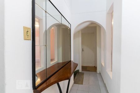 Casa à venda com 204m², 3 quartos e 2 vagasCorredor