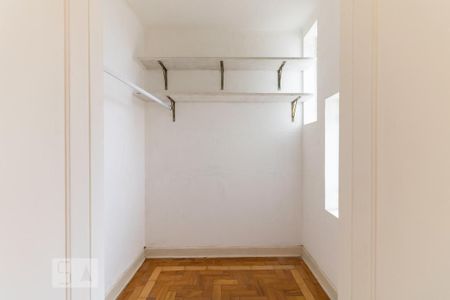 Casa à venda com 204m², 3 quartos e 2 vagasCloset Quarto 1