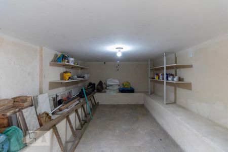 Casa à venda com 204m², 3 quartos e 2 vagasPorão