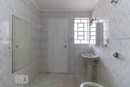 Casa à venda com 204m², 3 quartos e 2 vagasBanheiro 2
