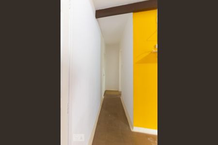 Casa à venda com 204m², 3 quartos e 2 vagasCorredor