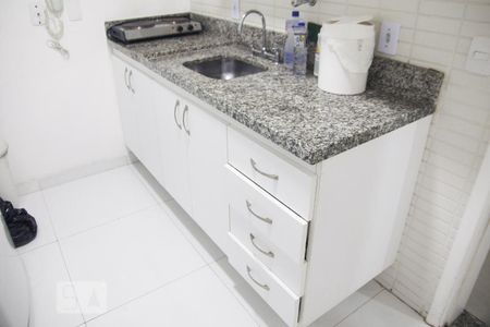 Studio para alugar com 32m², 1 quarto e sem vaga Studio para alugar com 32m², 1 quarto e sem vagaCozinha - Armários