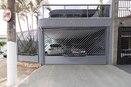 Casa à venda com 198m², 5 quartos e 4 vagasFachada