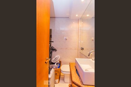 Apartamento à venda com 92m², 2 quartos e 2 vagasBanheiro da Suíte  