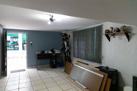 Casa à venda com 151m², 2 quartos e 2 vagasSalão
