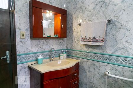 Casa à venda com 151m², 2 quartos e 2 vagasBanheiro