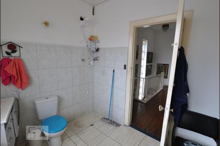 Casa à venda com 230m², 3 quartos e 2 vagasBanheiro