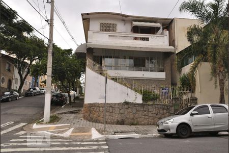 Casa à venda com 230m², 3 quartos e 2 vagasFachada