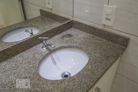 Apartamento para alugar com 66m², 3 quartos e 1 vagaBanheiro social - pia